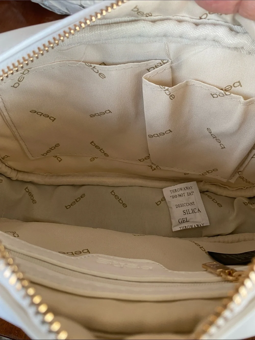 bebe , Los Angeles,White Quilted Crossbody with Gold Chain Accents - Picture 12 of 12